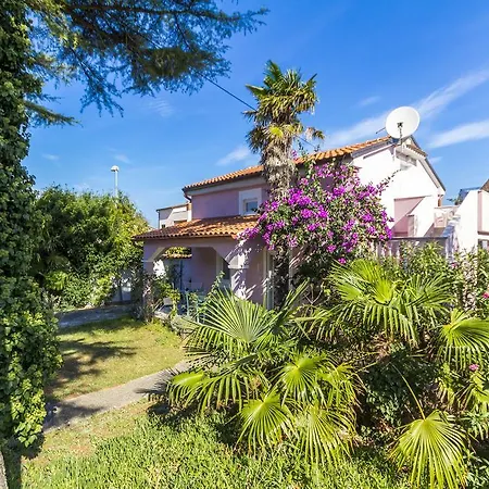 Holiday home Pink House Tanja